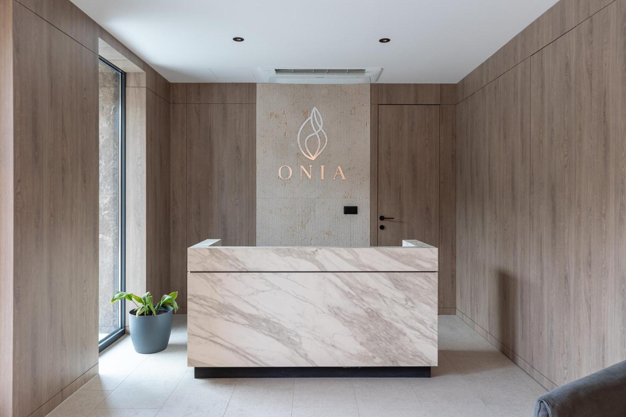 Onia Collection With A Pool *