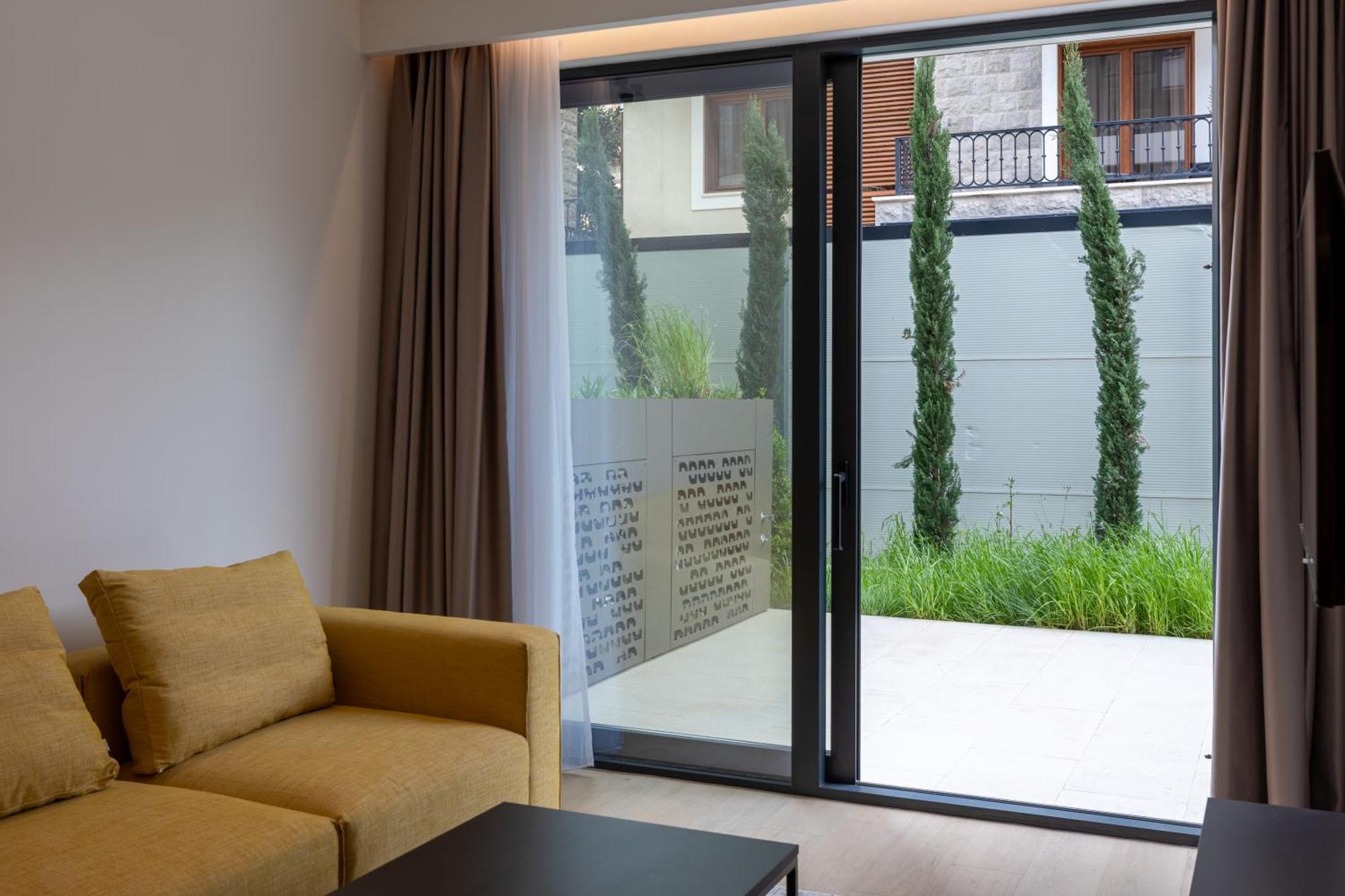 Onia Collection With A Pool Appartamento